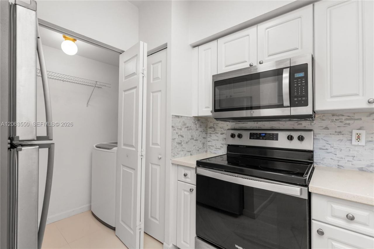 17100 N Bay Rd , Unit 1712, Sunny Isles Beach, FL 33160 Photo