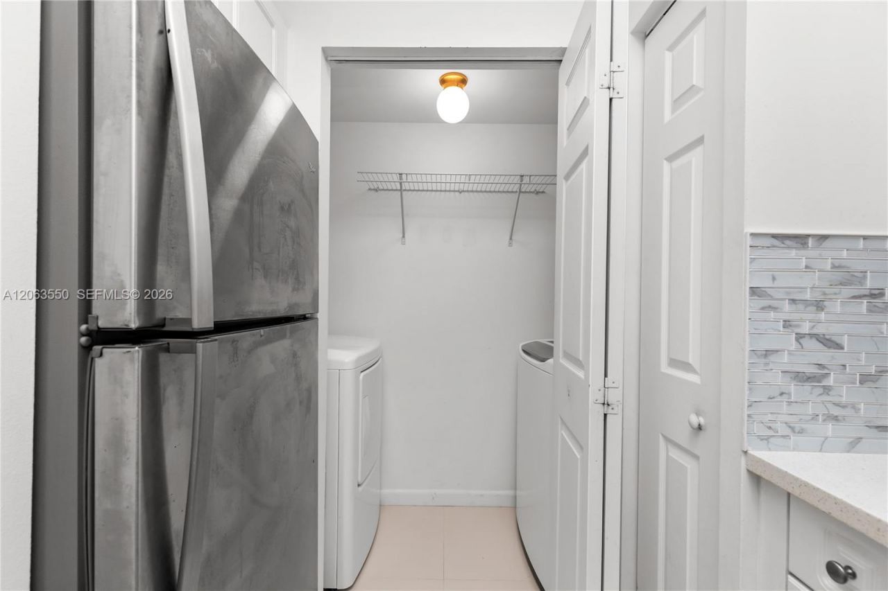 17100 N Bay Rd , Unit 1712, Sunny Isles Beach, FL 33160 Photo