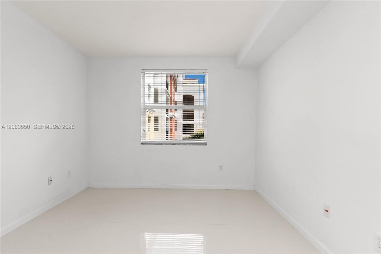 17100 N Bay Rd , Unit 1712, Sunny Isles Beach, FL 33160 Photo