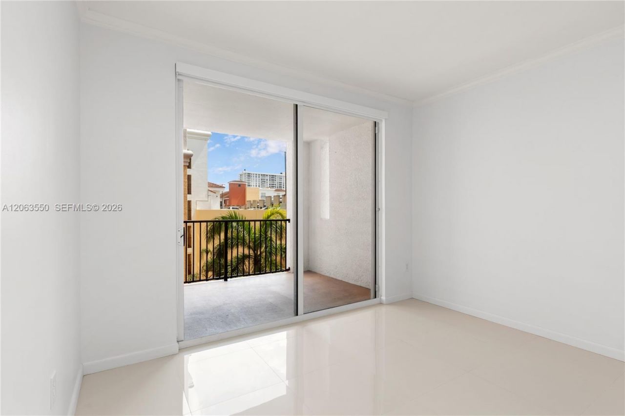 17100 N Bay Rd , Unit 1712, Sunny Isles Beach, FL 33160 Photo