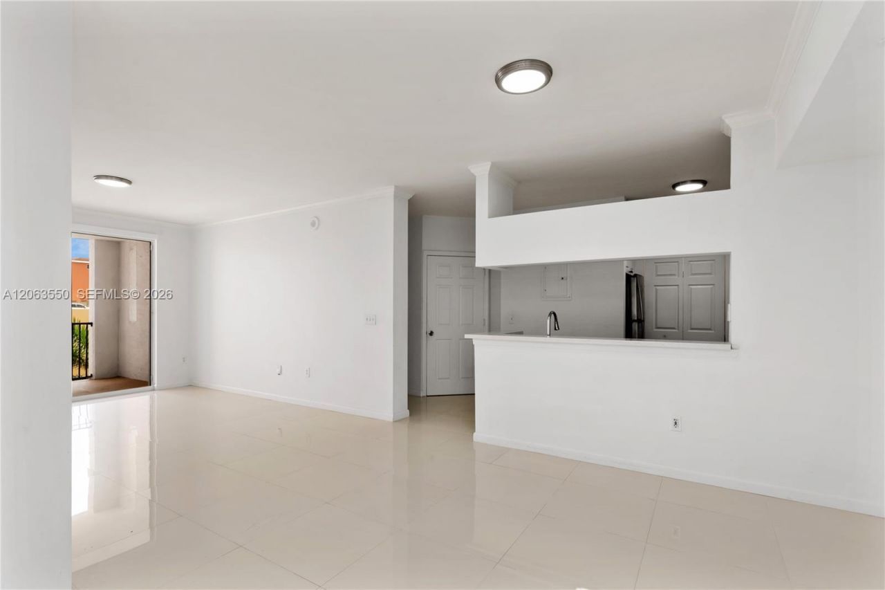 17100 N Bay Rd , Unit 1712, Sunny Isles Beach, FL 33160 Photo