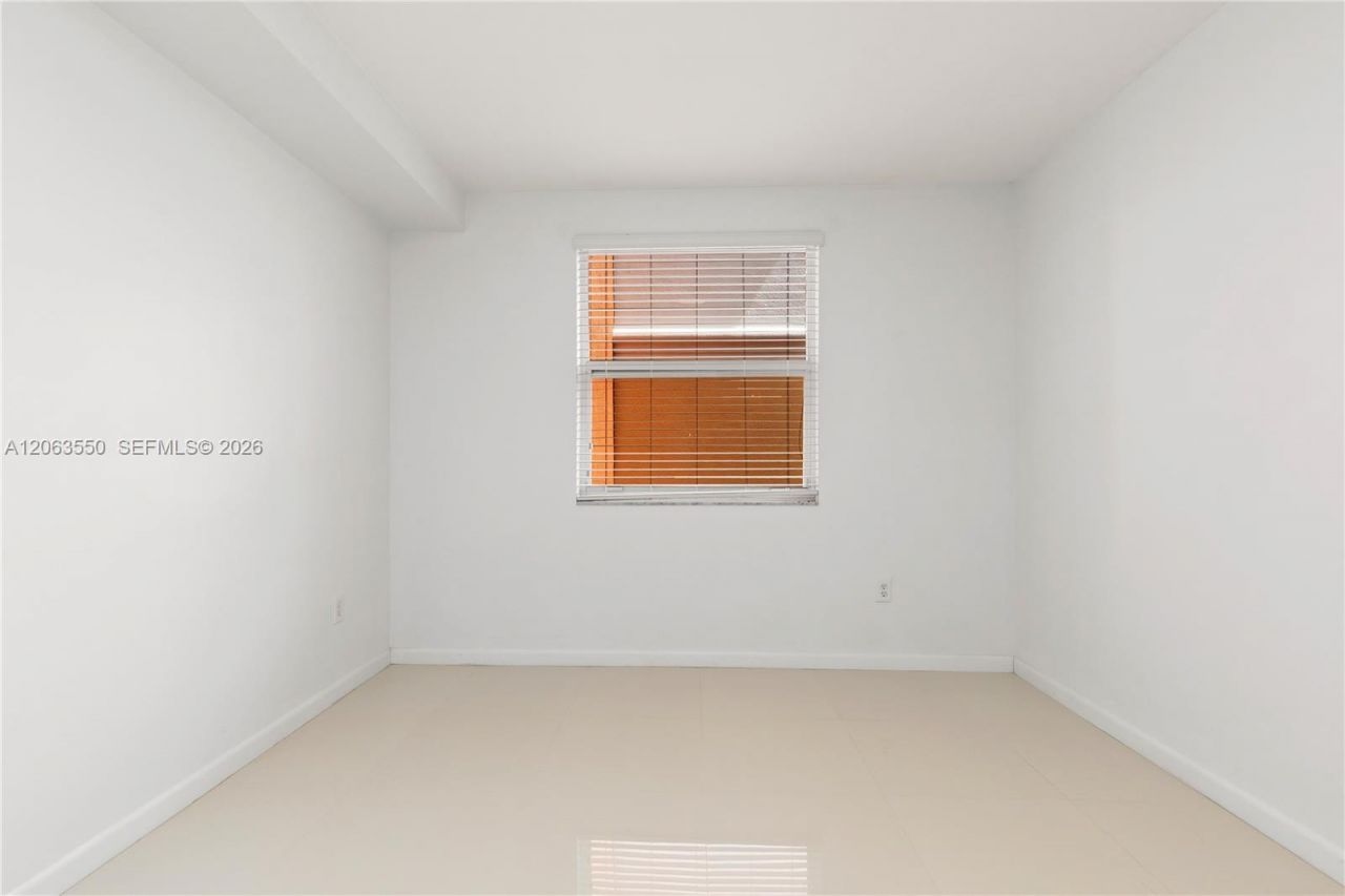 17100 N Bay Rd , Unit 1712, Sunny Isles Beach, FL 33160 Photo