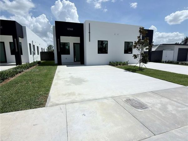 12368 SW 219th St, Miami, FL 33170