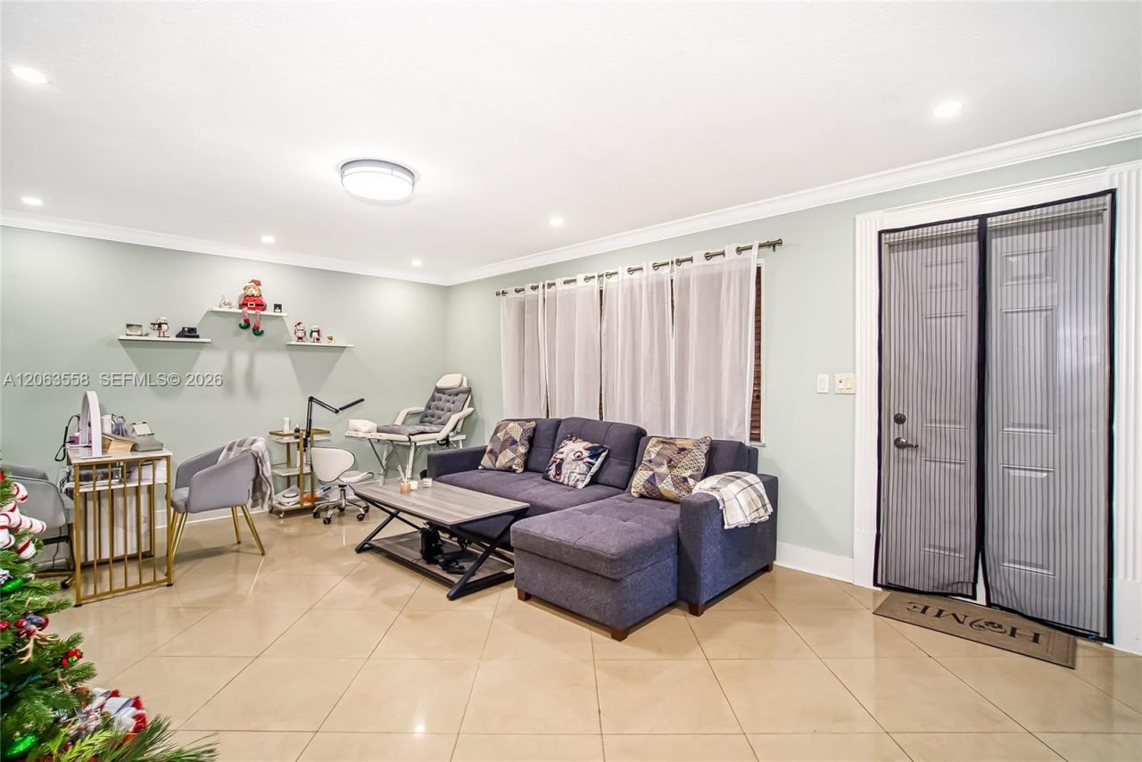 1457 Atlantic Shores Blvd, Unit 1, Hallandale Beach, FL 33009 Photo