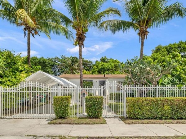 2001 NW 51st St, Miami, FL 33142