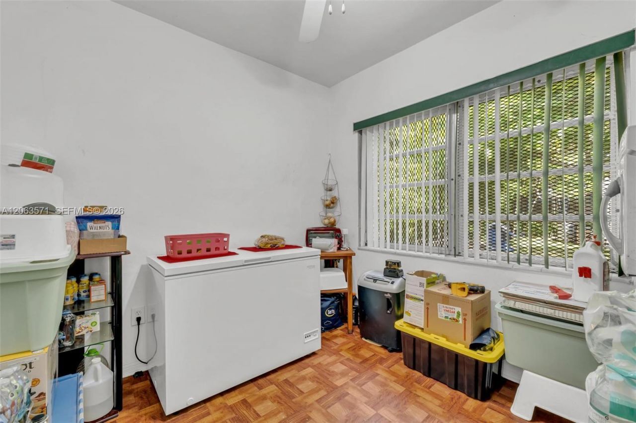 2001 NW 51st St, Miami, FL 33142 Photo