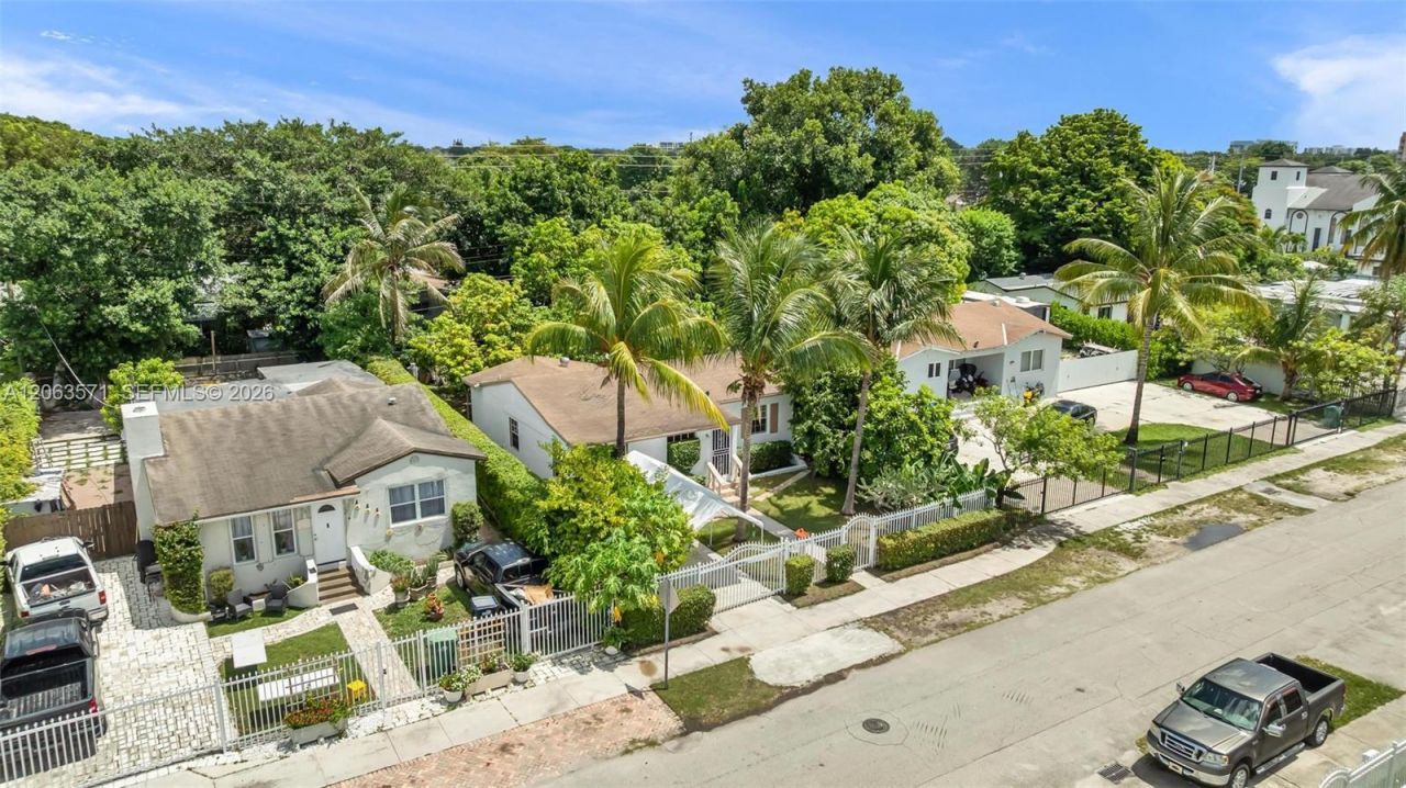 2001 NW 51st St, Miami, FL 33142 Photo