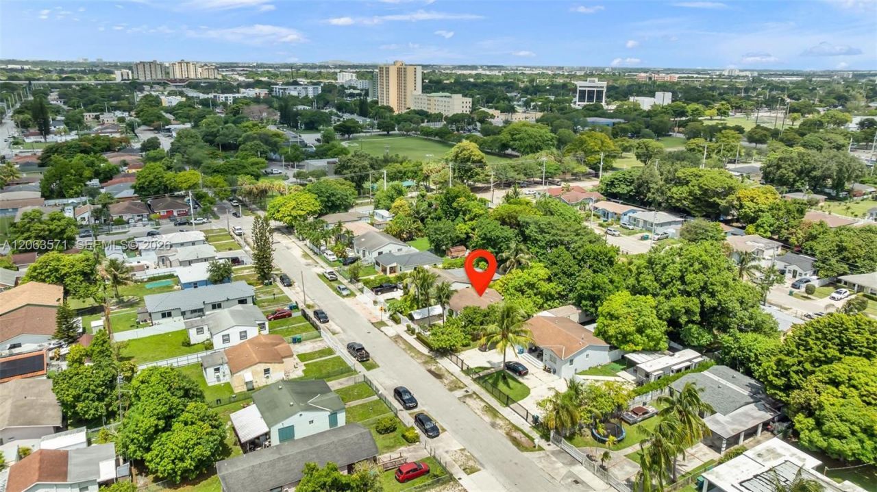2001 NW 51st St, Miami, FL 33142 Photo