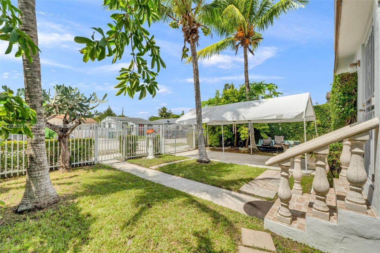 2001 NW 51st St, Miami, FL 33142 Photo