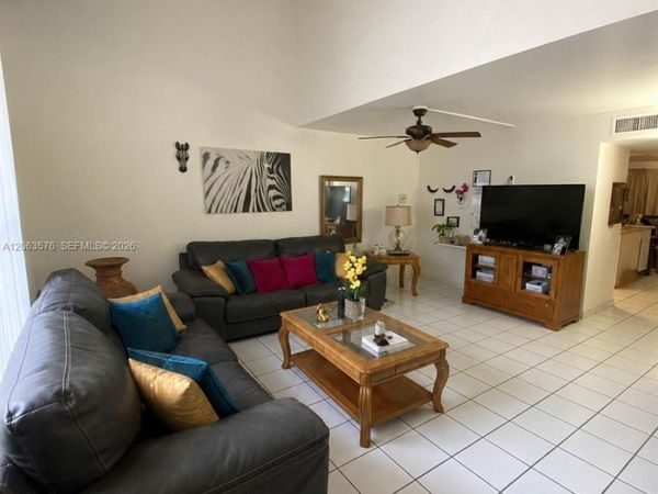 633 N University Dr , Unit 14, Plantation, FL 33324