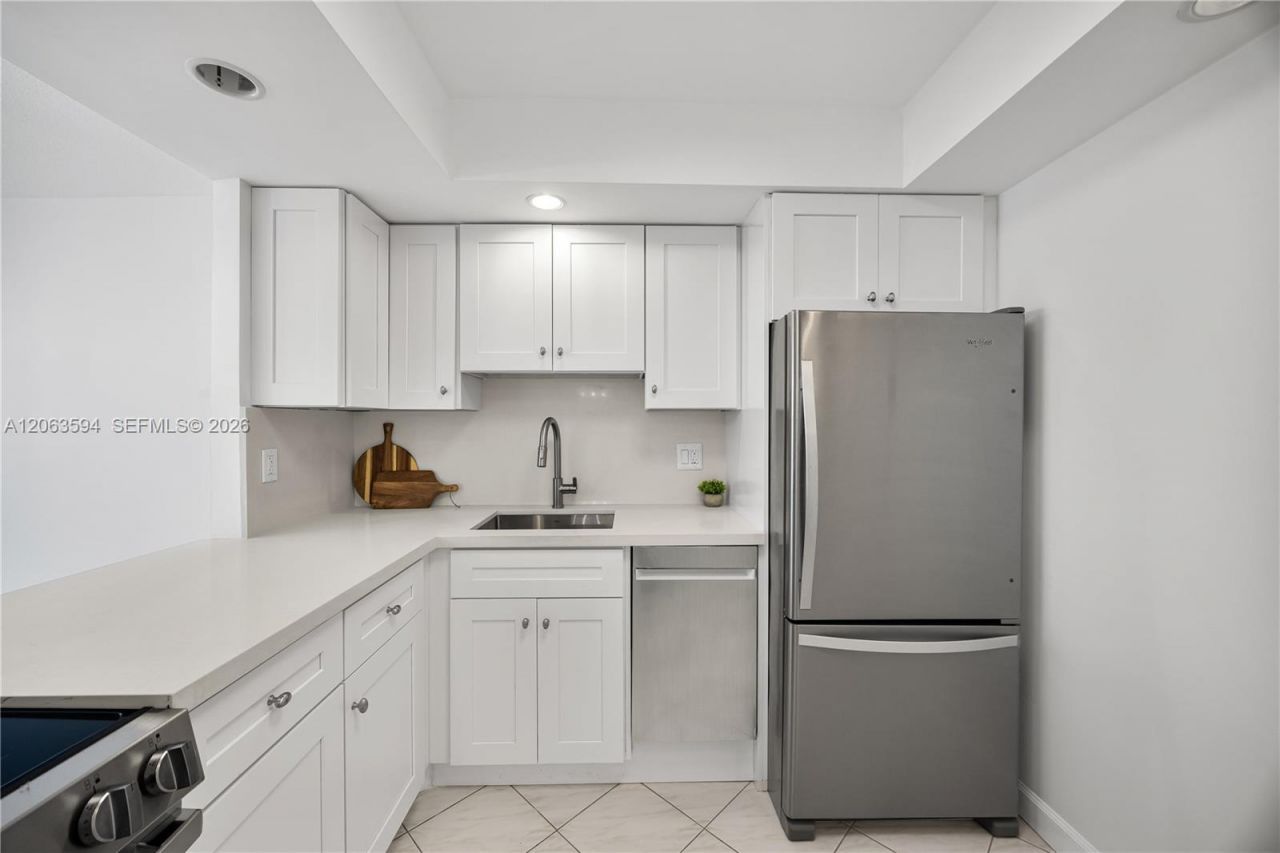 1825 S Ocean Dr, Unit 313, Hallandale Beach, FL 33009 Photo