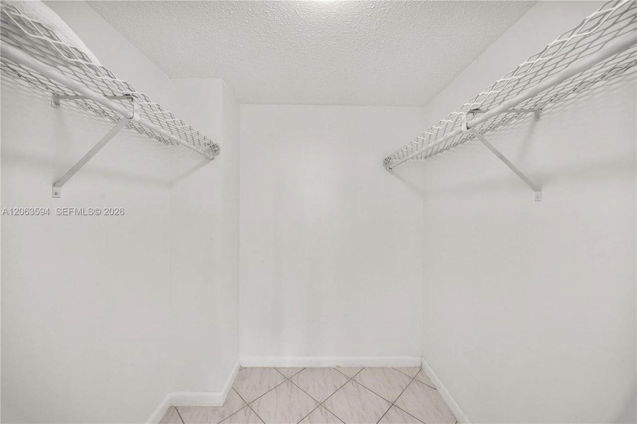 1825 S Ocean Dr, Unit 313, Hallandale Beach, FL 33009 Photo