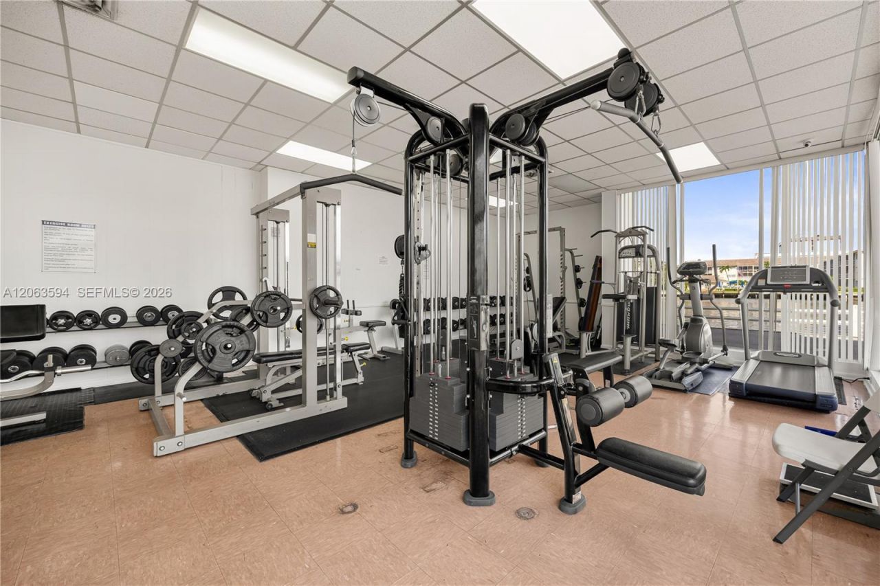 1825 S Ocean Dr, Unit 313, Hallandale Beach, FL 33009 Photo
