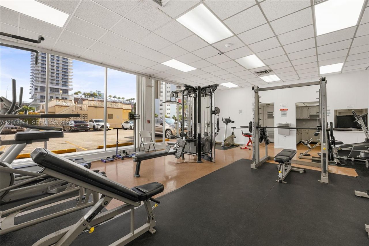 1825 S Ocean Dr, Unit 313, Hallandale Beach, FL 33009 Photo