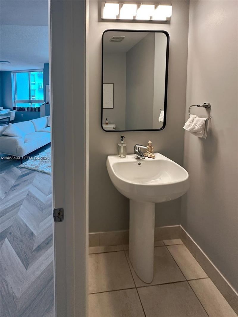 1900 N Bayshore Dr , Unit 3919, Miami, FL 33132 Photo