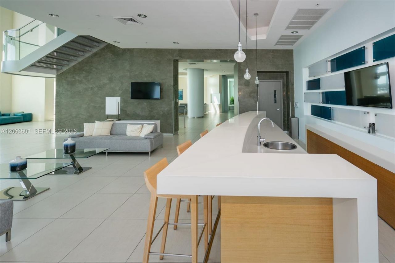 1900 N Bayshore Dr, Unit 3917, Miami, FL 33132 Photo