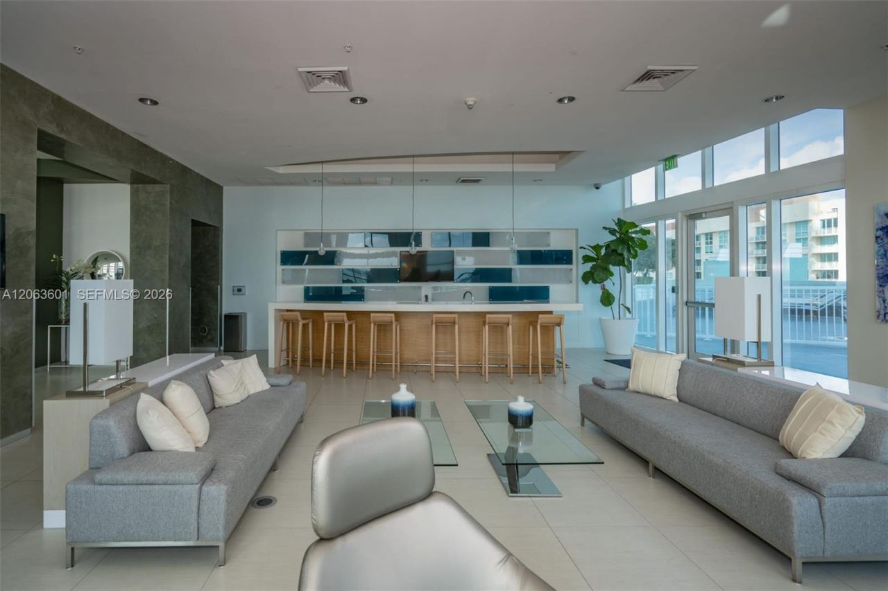1900 N Bayshore Dr, Unit 3917, Miami, FL 33132 Photo