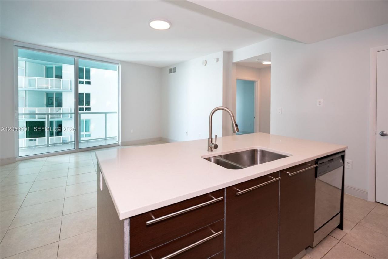 1900 N Bayshore Dr, Unit 3917, Miami, FL 33132 Photo