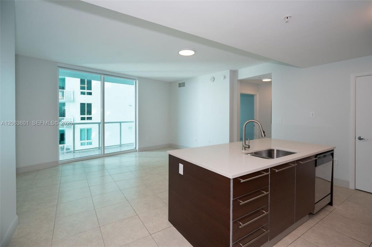 1900 N Bayshore Dr, Unit 3917, Miami, FL 33132 Photo
