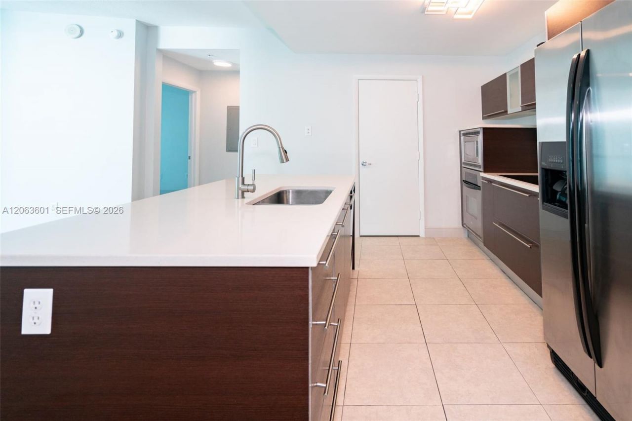 1900 N Bayshore Dr, Unit 3917, Miami, FL 33132 Photo
