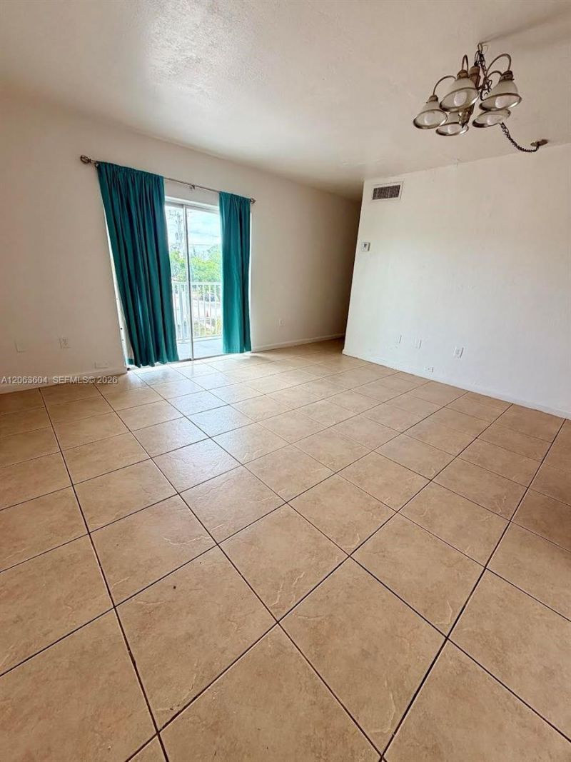 12890 NE 8th Ave, Unit 304, North Miami, FL 33161 Photo
