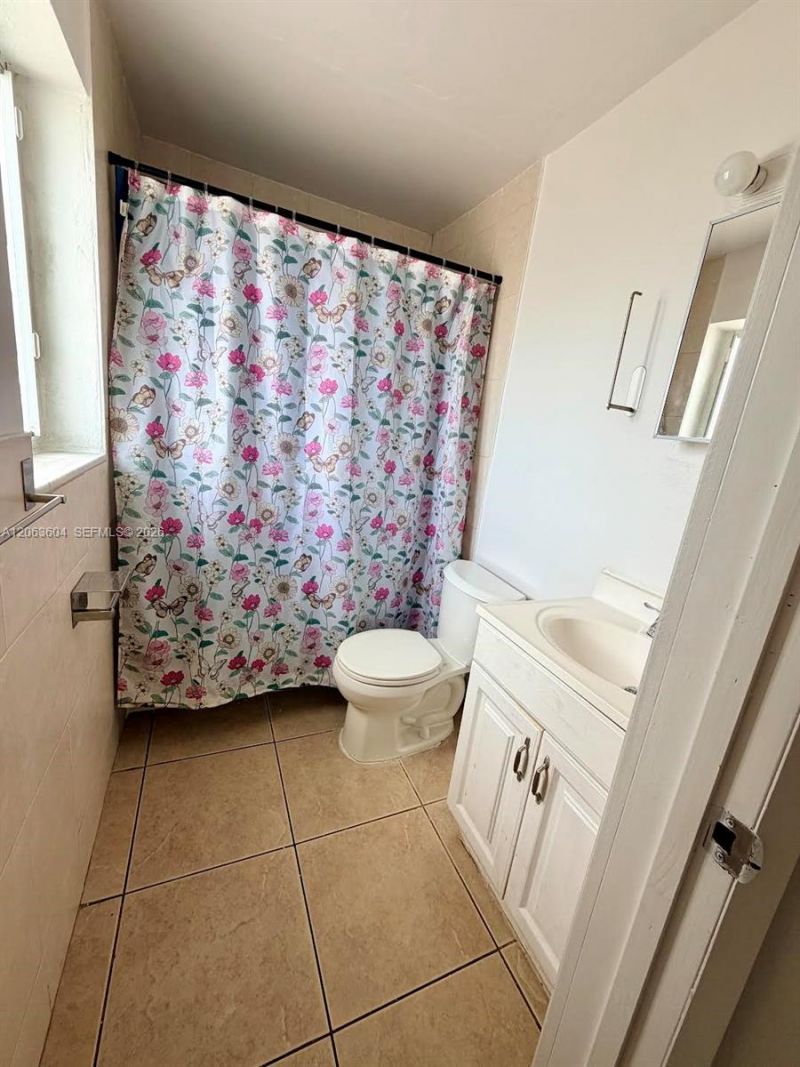12890 NE 8th Ave, Unit 304, North Miami, FL 33161 Photo
