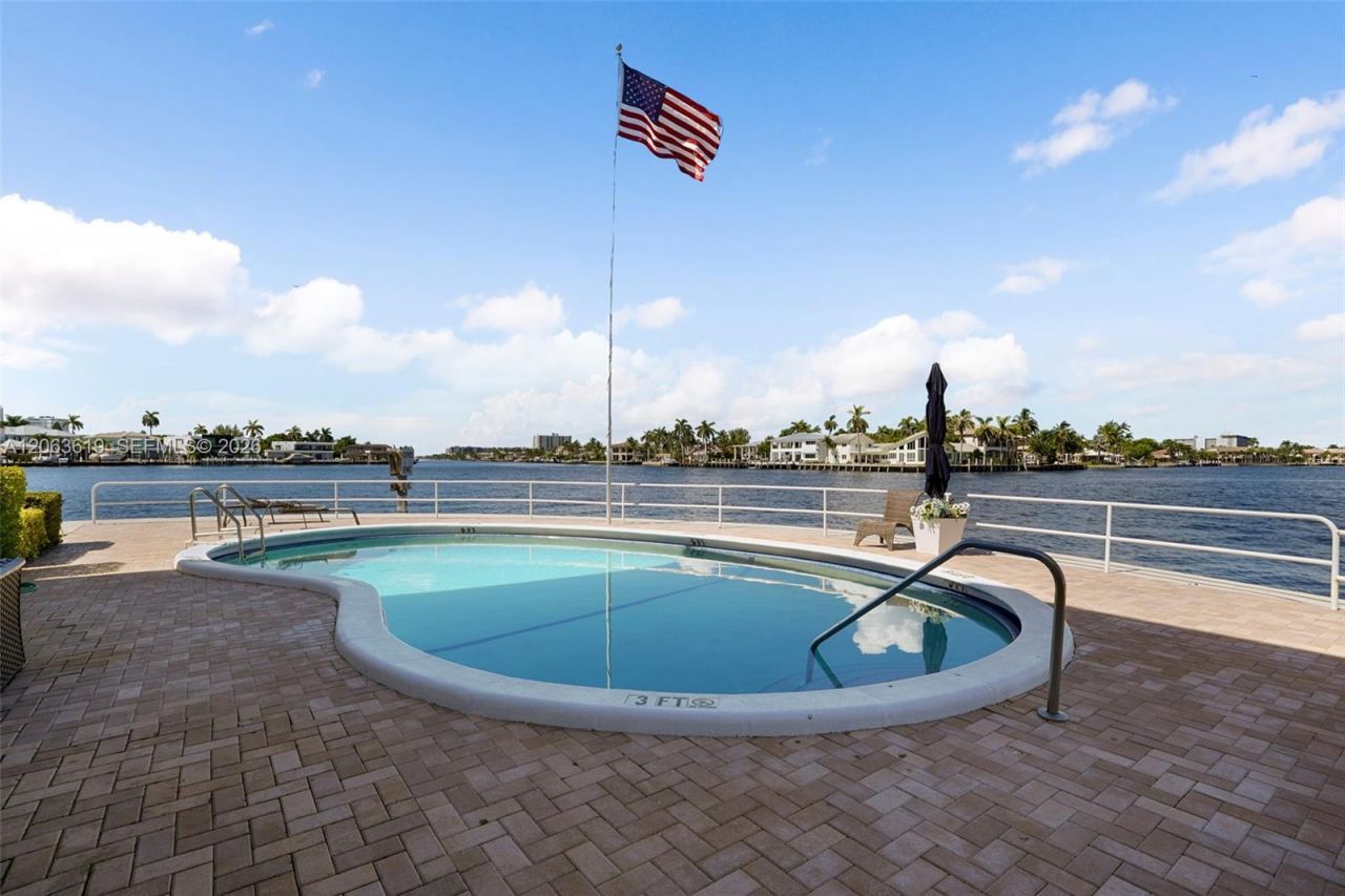 1201 S Riverside Dr , Unit 301, Pompano Beach, FL 33062 Photo