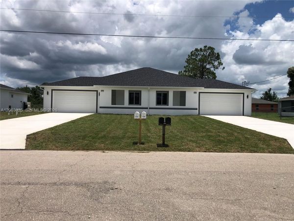 4568/4570 Golfview Blvd , Lehigh Acres, FL 33973