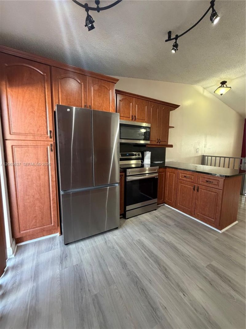 7878 W 29th Ln, Unit 202, Hialeah, FL 33018 Photo