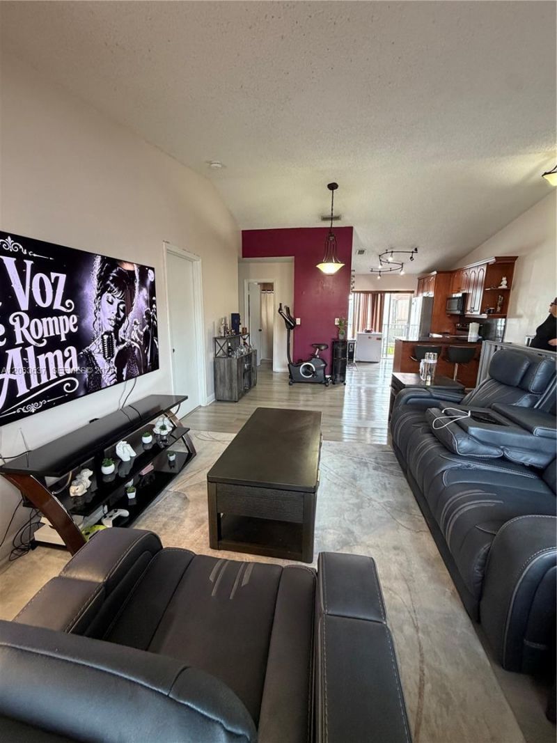 7878 W 29th Ln, Unit 202, Hialeah, FL 33018 Photo