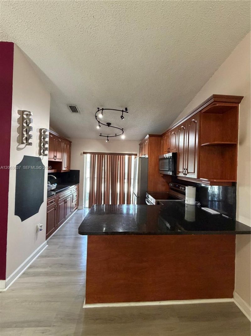 7878 W 29th Ln, Unit 202, Hialeah, FL 33018 Photo