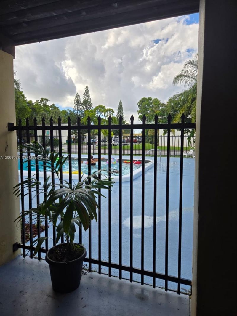 3320 Simms , Unit 11F, Hollywood, FL 33021 Photo