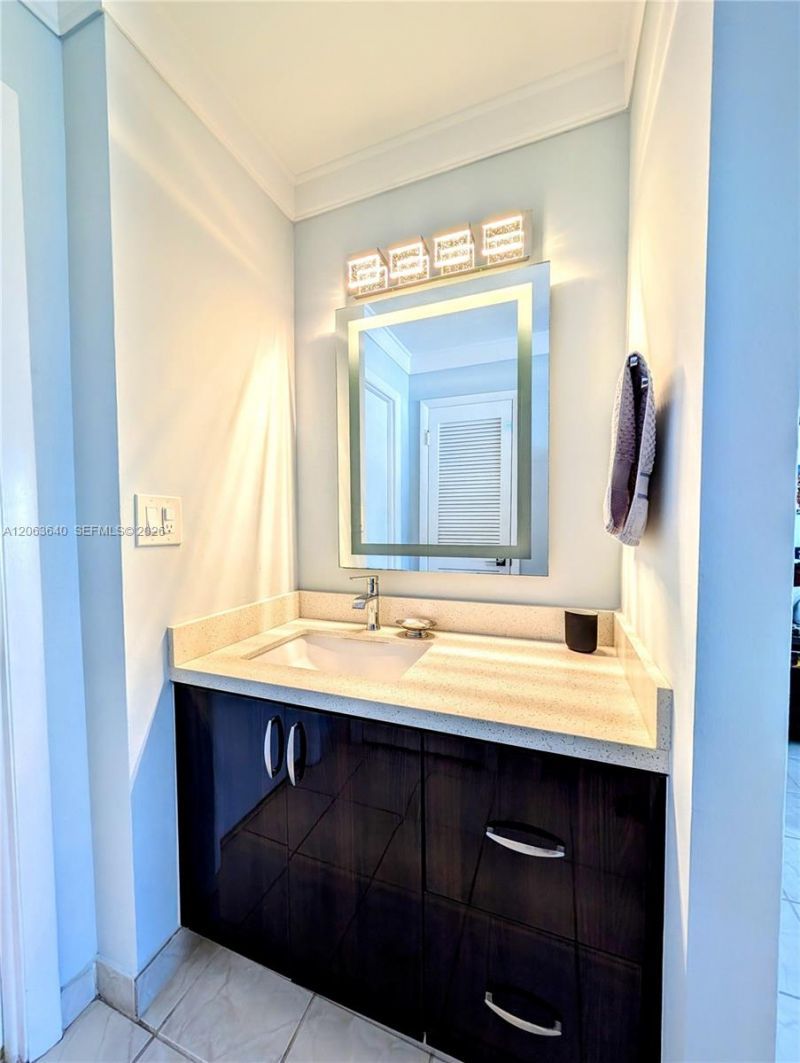 3161 S Ocean Dr, Unit 1405, Hallandale Beach, FL 33009 Photo