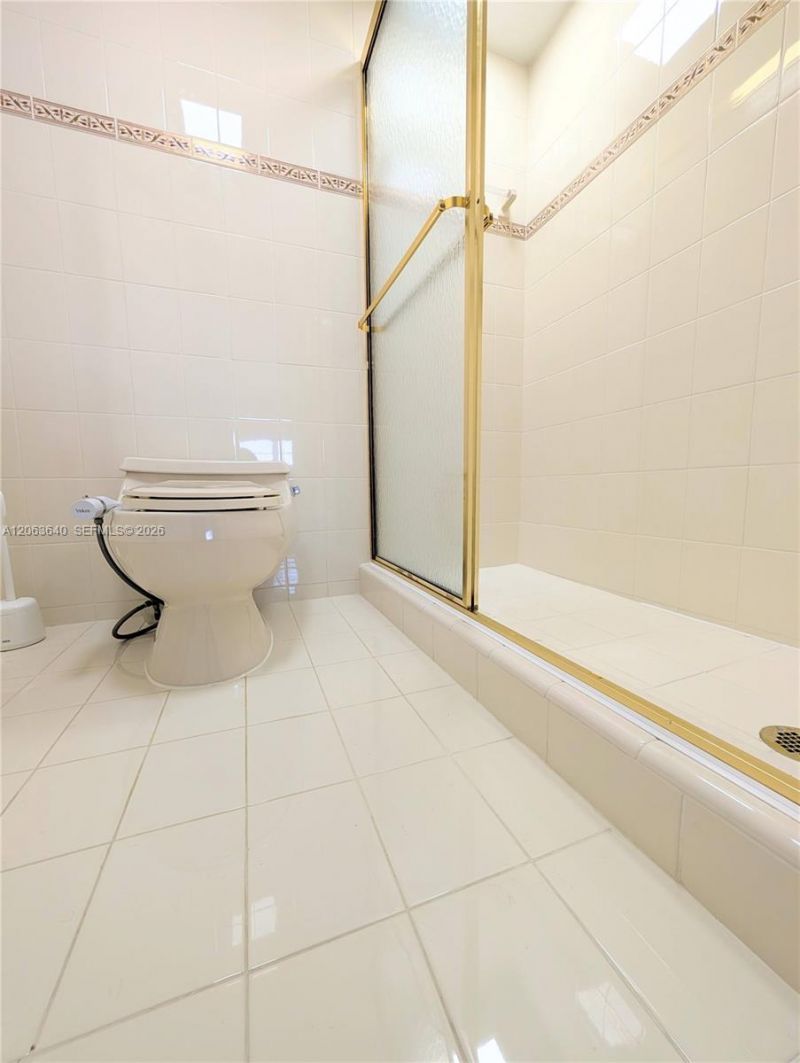 3161 S Ocean Dr, Unit 1405, Hallandale Beach, FL 33009 Photo