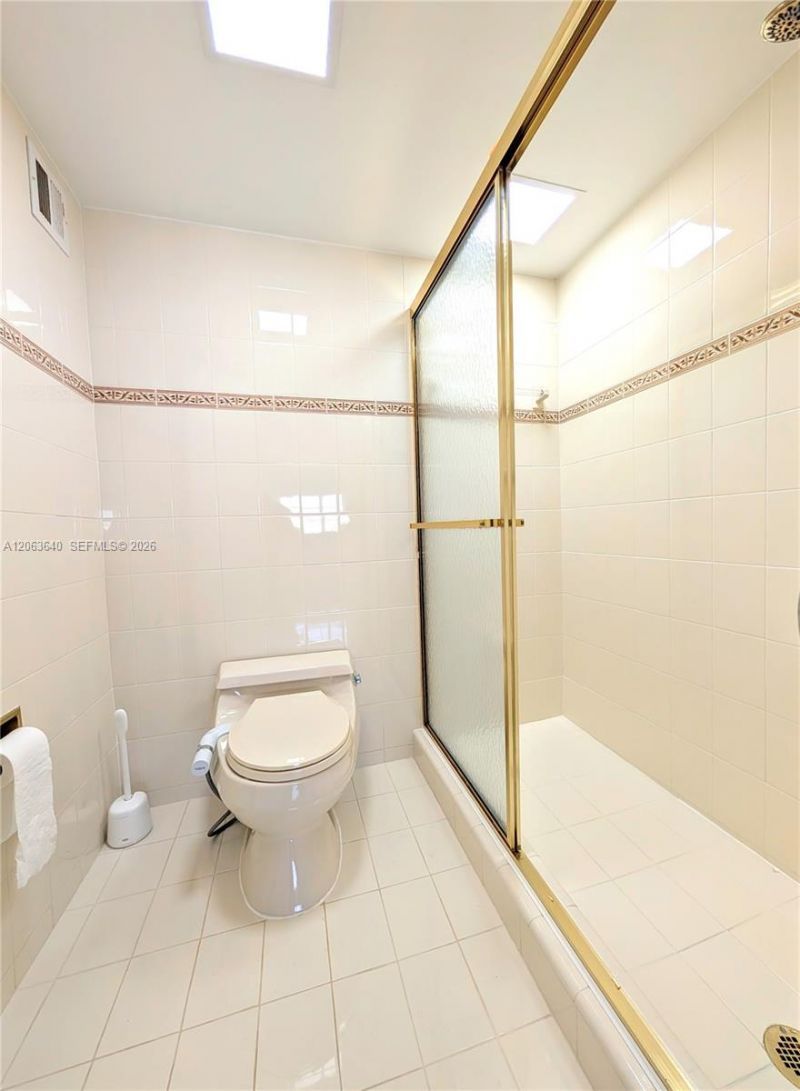 3161 S Ocean Dr, Unit 1405, Hallandale Beach, FL 33009 Photo