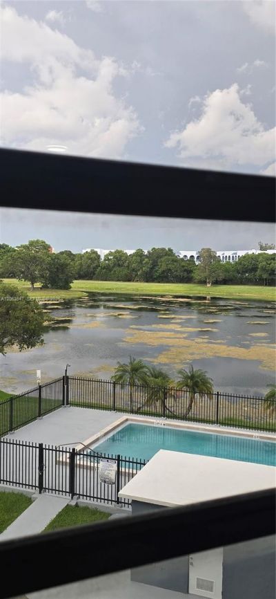 9688 Fontainebleau Blvd, Unit 404, Miami, FL 33172 Photo