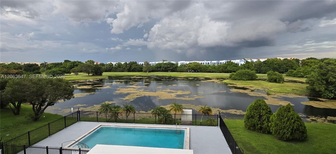 9688 Fontainebleau Blvd, Unit 404, Miami, FL 33172 Photo