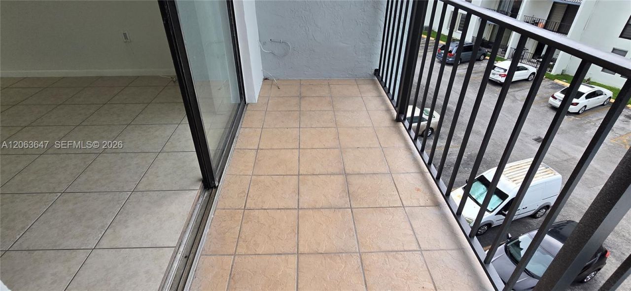 9688 Fontainebleau Blvd, Unit 404, Miami, FL 33172 Photo