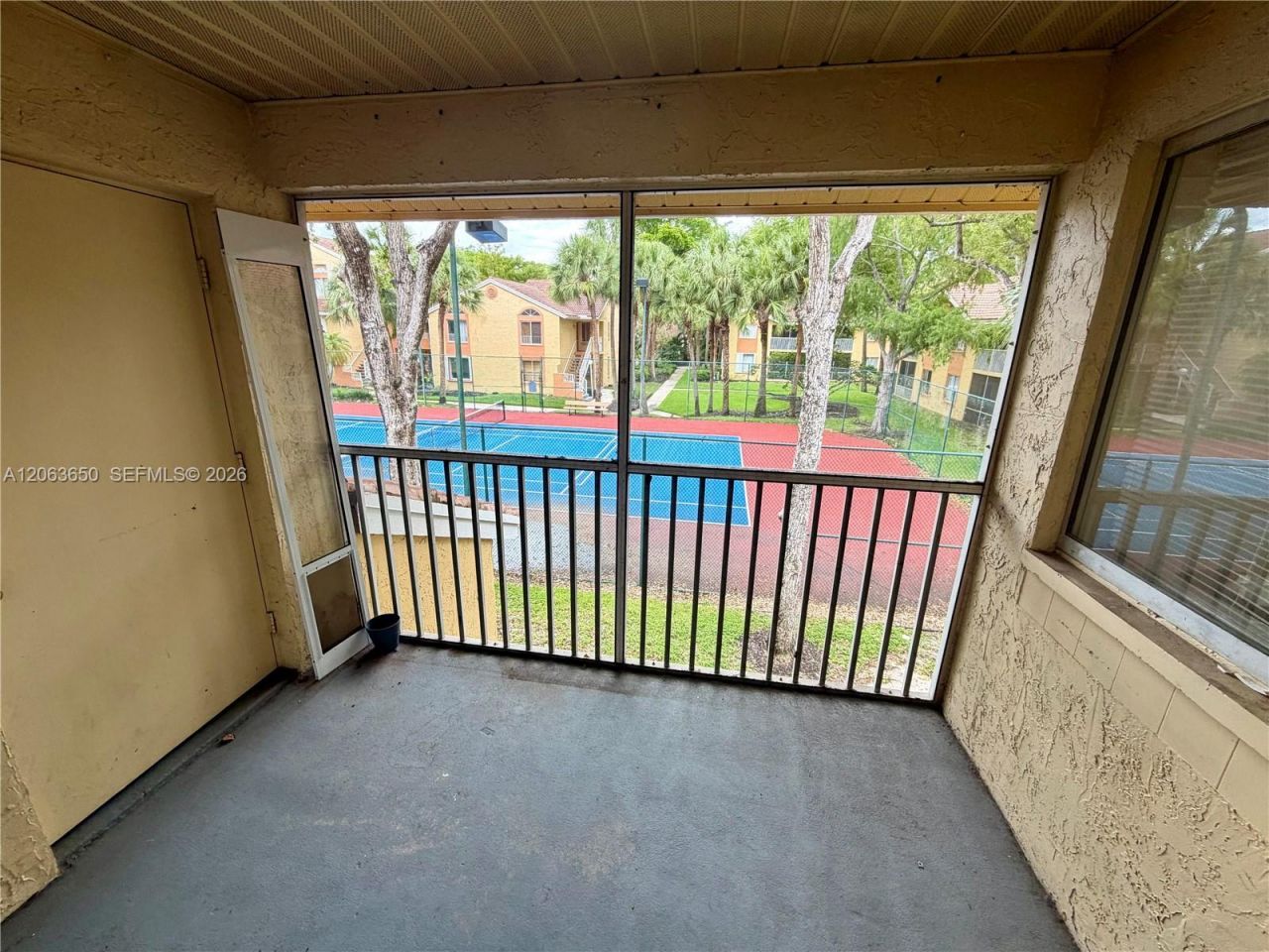 1012 Coral Club Dr, Unit 1012, Coral Springs, FL 33071 Photo