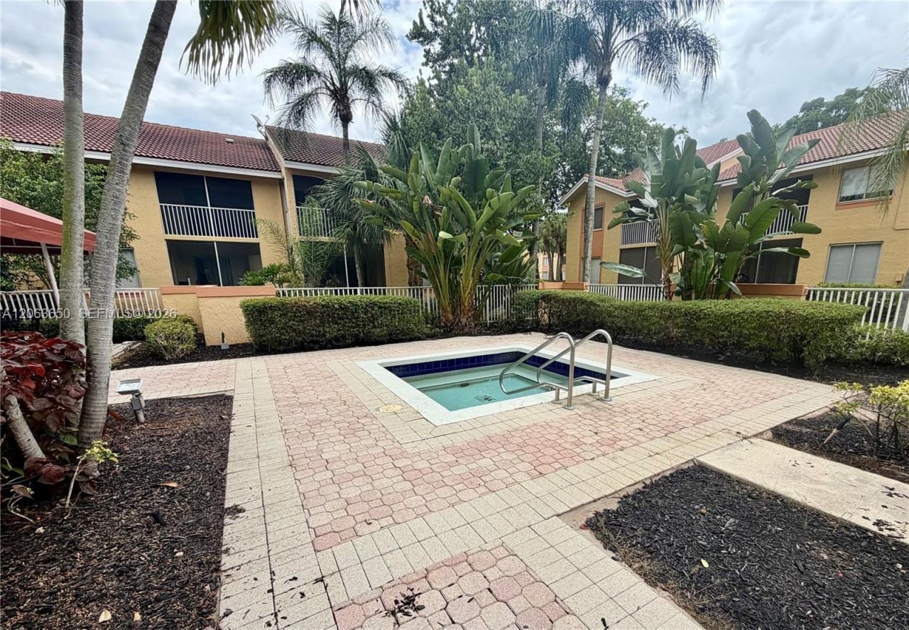 1012 Coral Club Dr, Unit 1012, Coral Springs, FL 33071 Photo