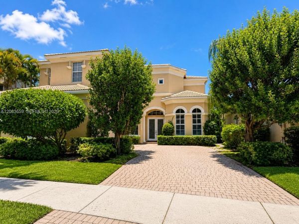 138 Tranquilla Dr, Palm Beach Gardens, FL 33418