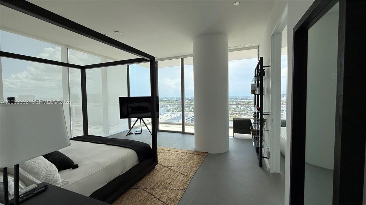 2000 S Ocean Dr, Unit 22B, Hallandale Beach, FL 33009 Photo