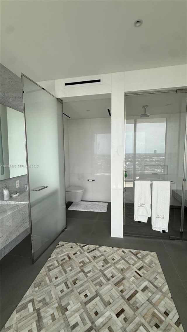 2000 S Ocean Dr, Unit 22B, Hallandale Beach, FL 33009 Photo