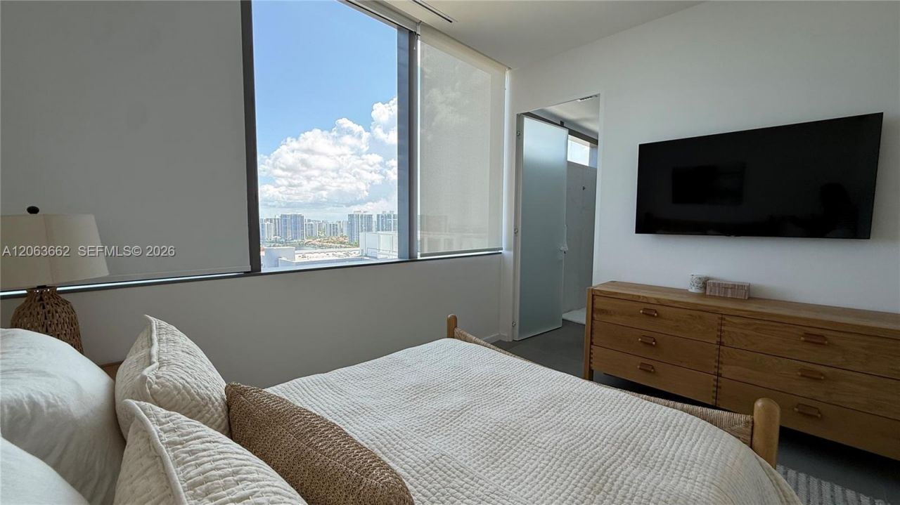 2000 S Ocean Dr, Unit 22B, Hallandale Beach, FL 33009 Photo