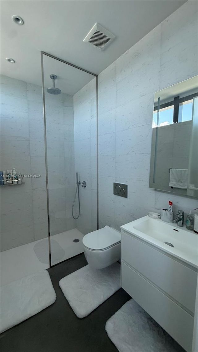 2000 S Ocean Dr, Unit 22B, Hallandale Beach, FL 33009 Photo