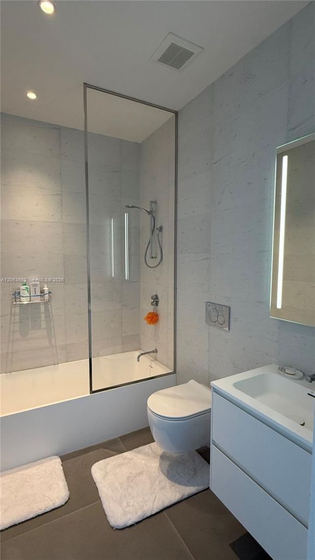 2000 S Ocean Dr, Unit 22B, Hallandale Beach, FL 33009 Photo