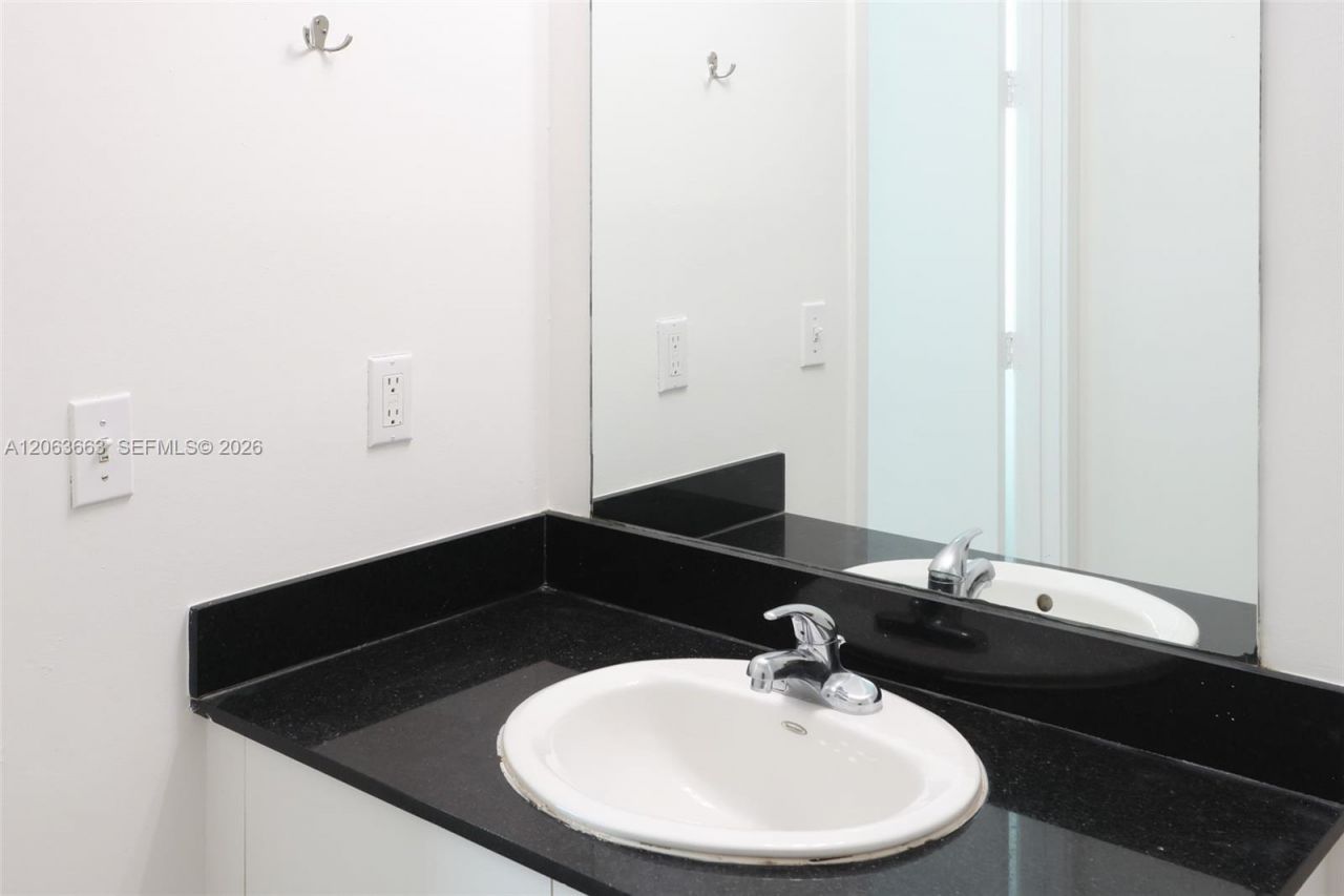 2200 NE 4th Ave , Unit 802, Miami, FL 33137 Photo