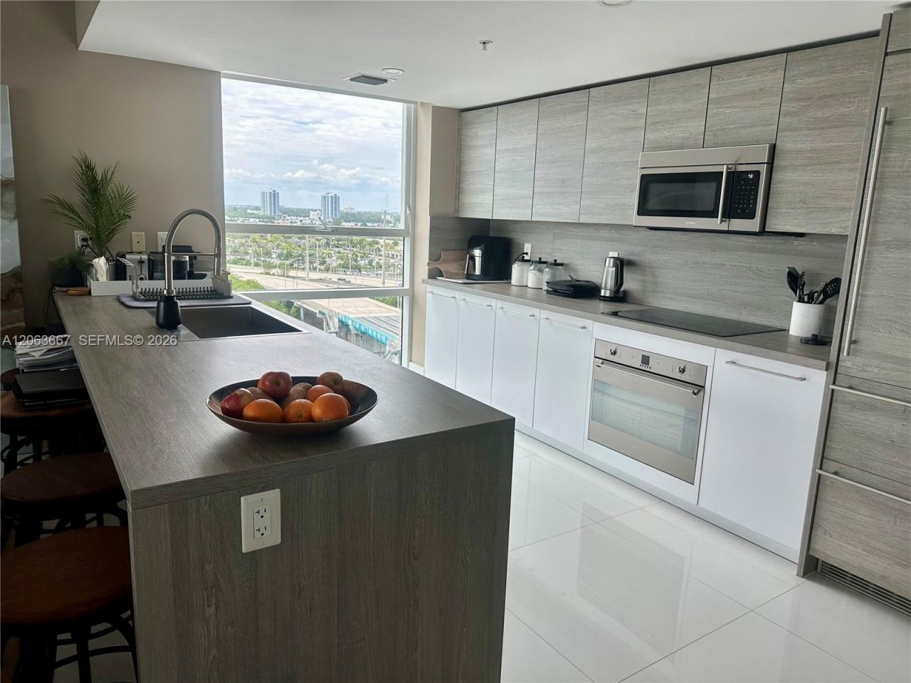 400 Sunny Isles Blvd , Unit 1401, Sunny Isles Beach, FL 33160 Photo