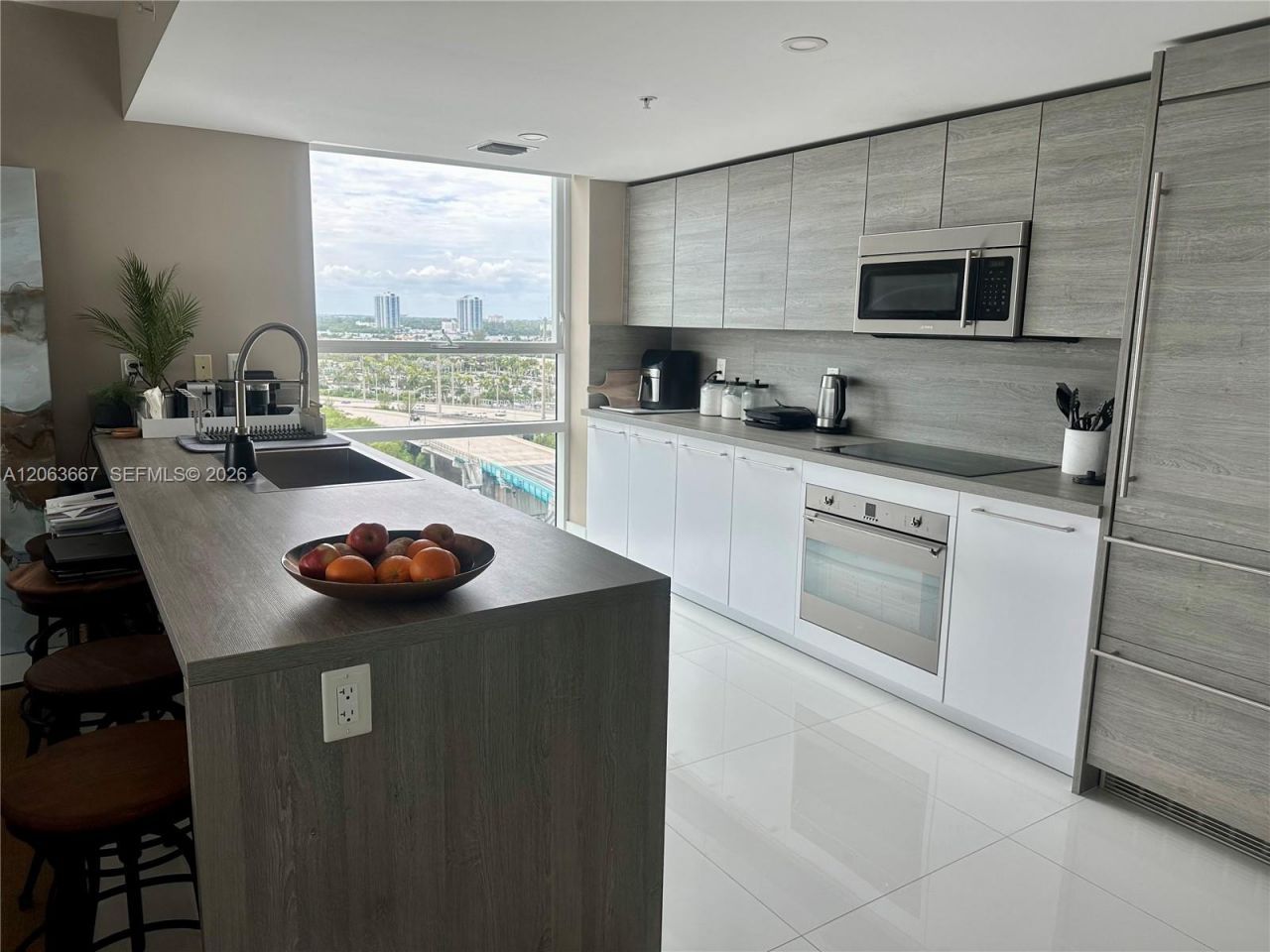 400 Sunny Isles Blvd , Unit 1401, Sunny Isles Beach, FL 33160 Photo
