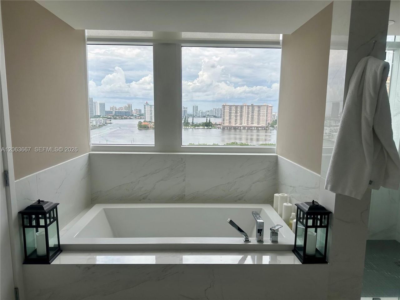 400 Sunny Isles Blvd , Unit 1401, Sunny Isles Beach, FL 33160 Photo